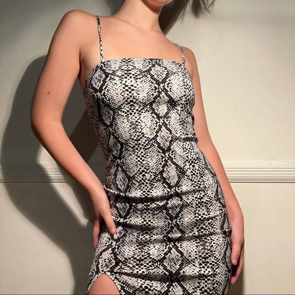 GARAGE SNAKESKIN BODYCON DRESS 🐍💚
